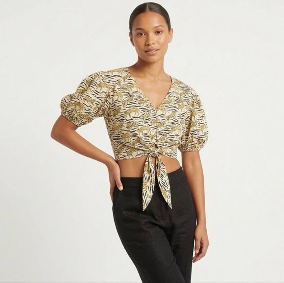 Topshop Tops - Tiger Crop Top EUC ❤️🐅